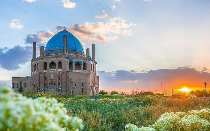 کاشی کاری سبک ایرانی در دوران ایلخانیان